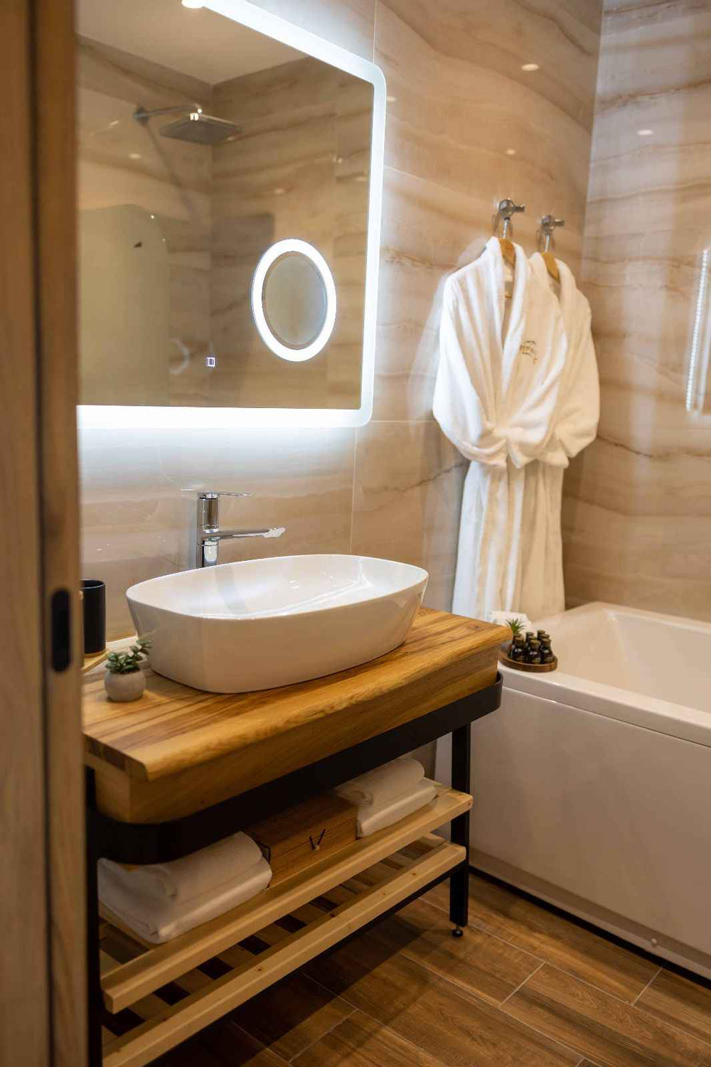 Луксозна вила под наем с минерално джакузи – Deluxe Villa